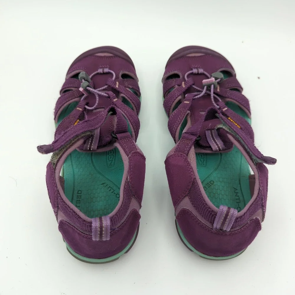 KEEN‎ Seacamp II CNX Sandals Gorp Adventure Water Shoes Girls 7 US 39 Outdoor